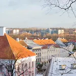 Cozy In Karlova & Quiet & Free Parking