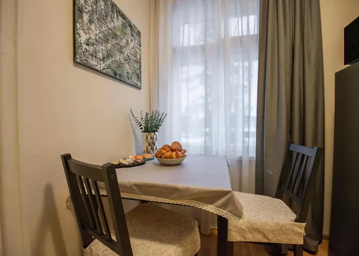 Karlovaidyll 7 - Homey With Free Parking!